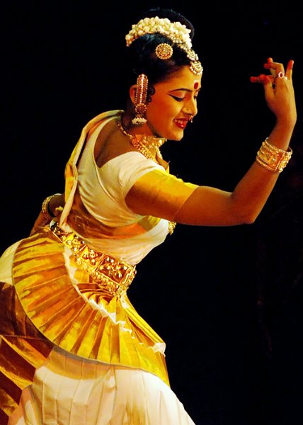 Avanijalakshmi - Mohiniyattam - Ramayanam.jpg